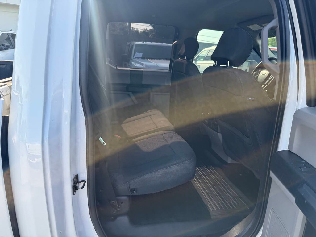 Ford F-150 Vehicle Full-screen Gallery Image 15