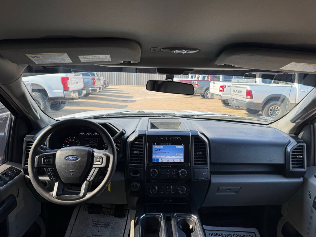 Ford F-150 Vehicle Full-screen Gallery Image 17