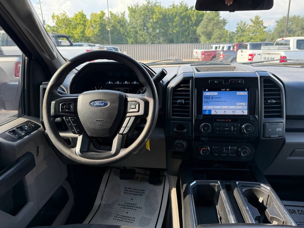 Ford F-150 Vehicle Full-screen Gallery Image 21