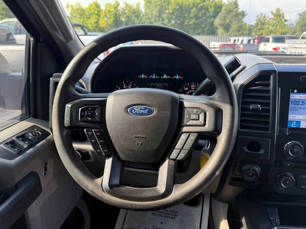 Ford F-150 Vehicle Full-screen Gallery Image 22
