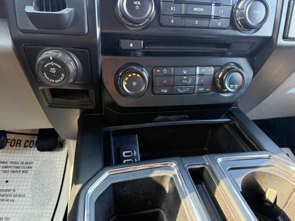 Ford F-150 Vehicle Full-screen Gallery Image 28