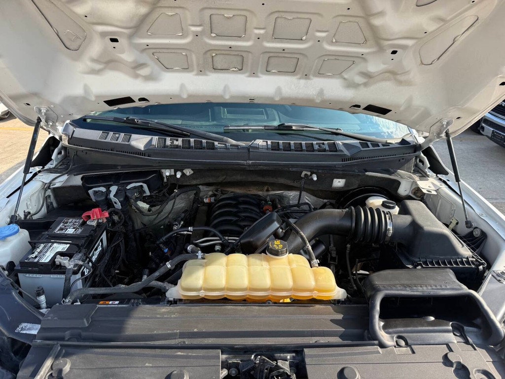 Ford F-150 Vehicle Full-screen Gallery Image 34