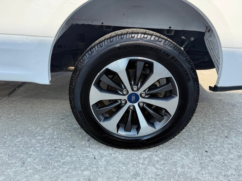 Ford F-150 Vehicle Full-screen Gallery Image 35