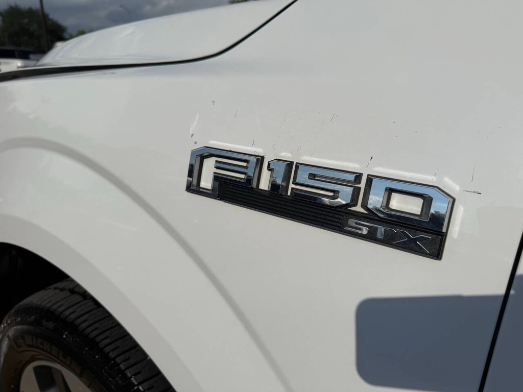 Ford F-150 Vehicle Full-screen Gallery Image 36