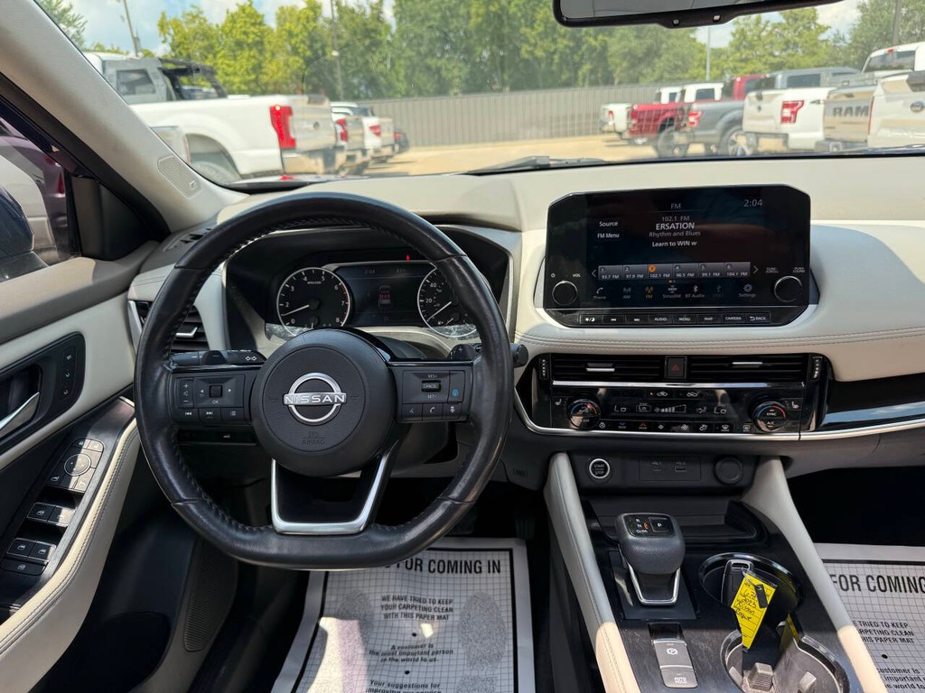 Nissan Rogue Vehicle Full-screen Gallery Image 21