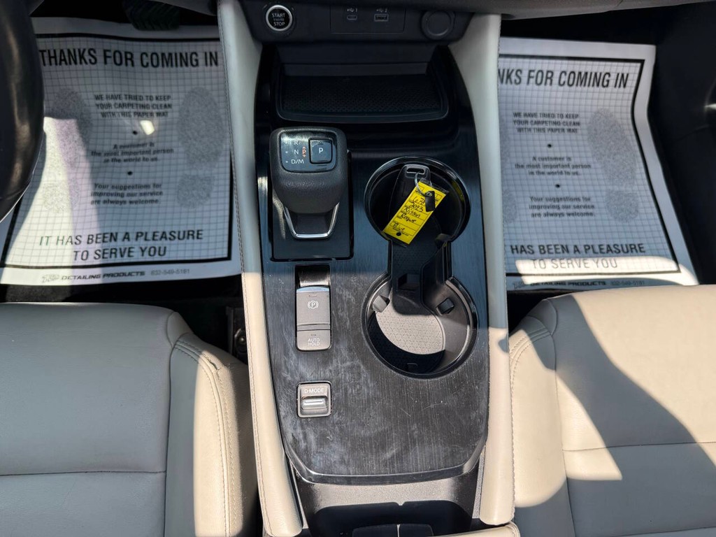 Nissan Rogue Vehicle Full-screen Gallery Image 29