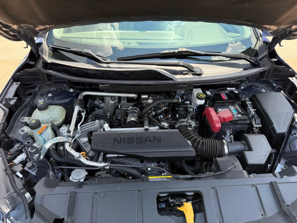 Nissan Rogue Vehicle Full-screen Gallery Image 37