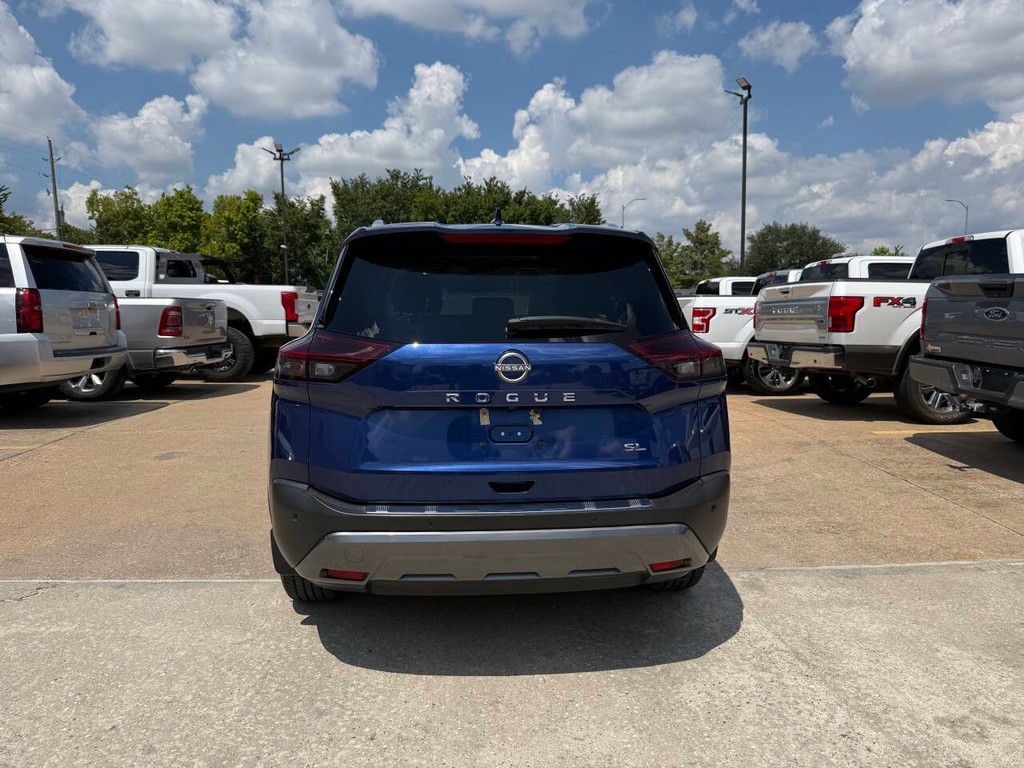 Nissan Rogue Vehicle Full-screen Gallery Image 41