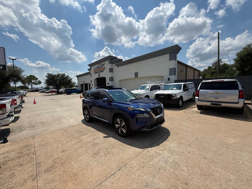 Nissan Rogue Vehicle Full-screen Gallery Image 46