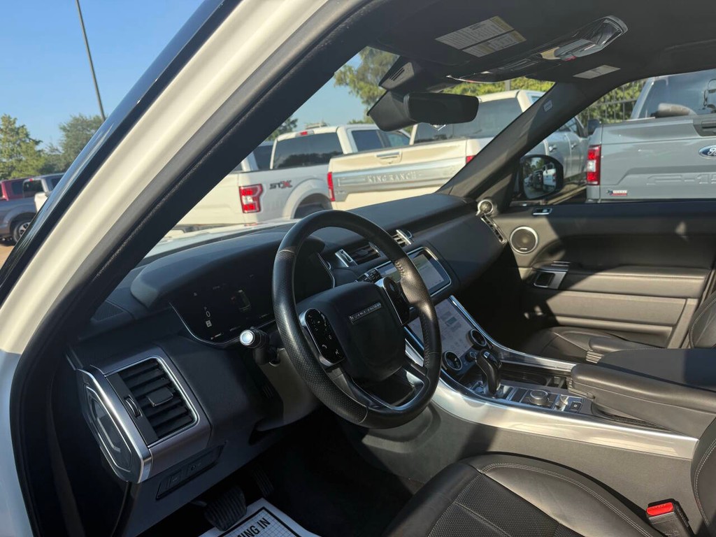 Land Rover Range Rover Sport Vehicle Full-screen Gallery Image 06