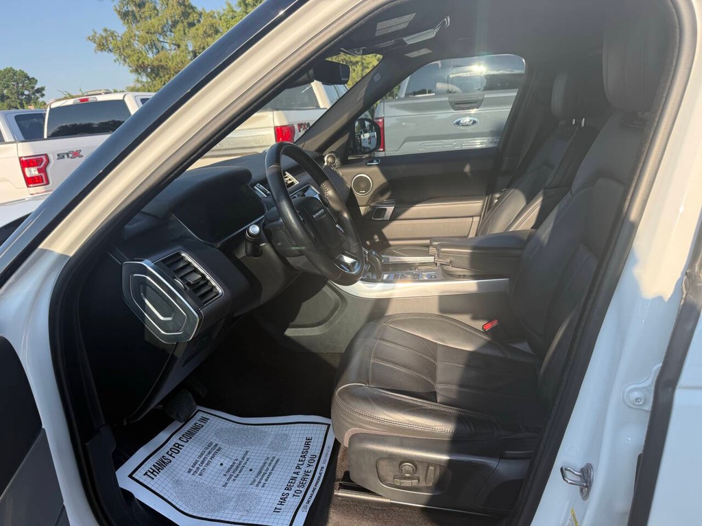 Land Rover Range Rover Sport Vehicle Full-screen Gallery Image 07