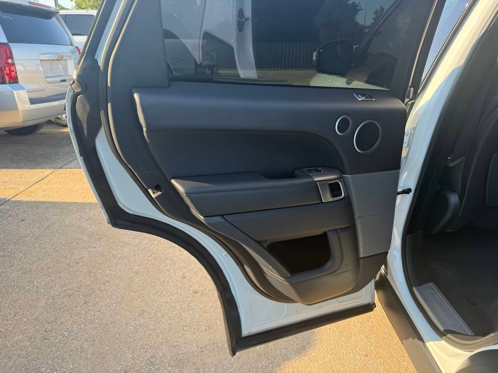 Land Rover Range Rover Sport Vehicle Full-screen Gallery Image 14