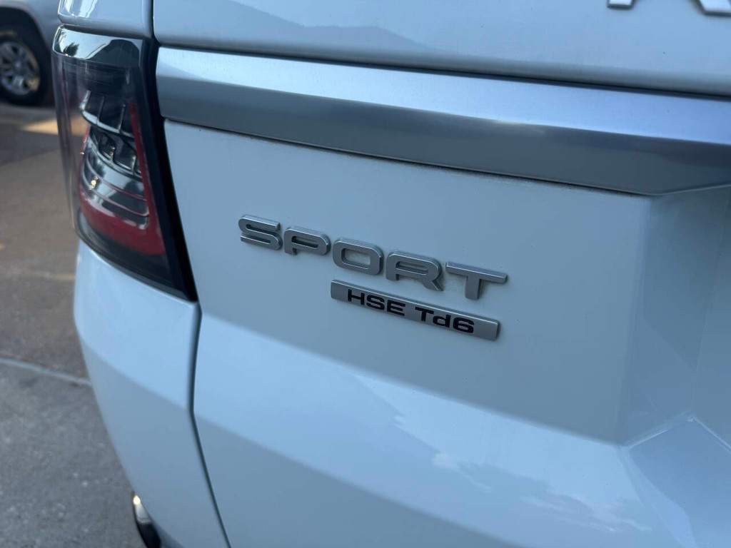 Land Rover Range Rover Sport Vehicle Full-screen Gallery Image 40