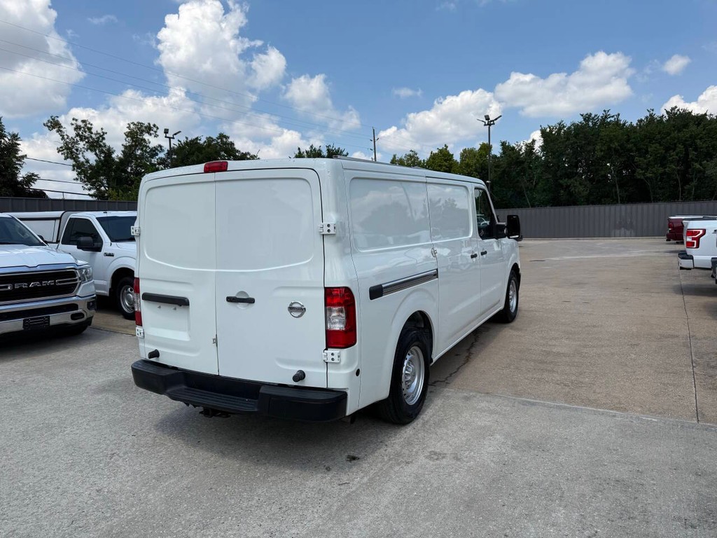 Nissan NV Cargo Vehicle Full-screen Gallery Image 05