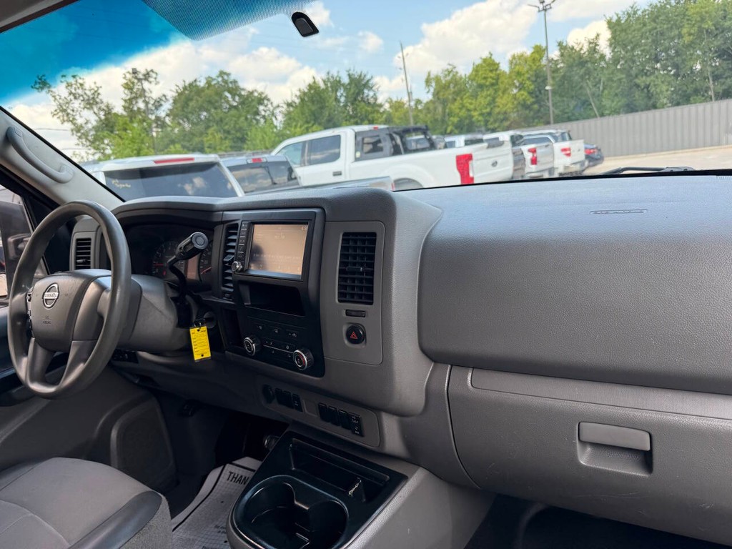 Nissan NV Cargo Vehicle Full-screen Gallery Image 12