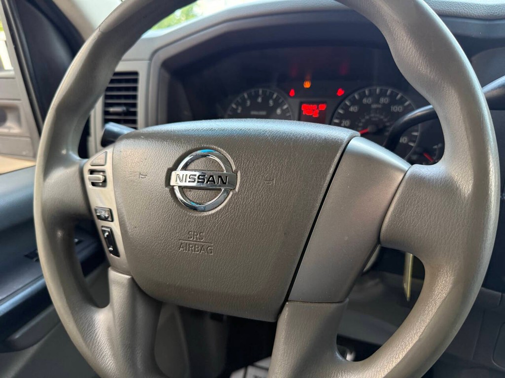 Nissan NV Cargo Vehicle Full-screen Gallery Image 16