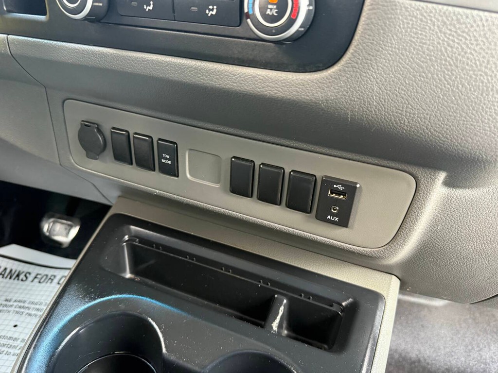 Nissan NV Cargo Vehicle Full-screen Gallery Image 22