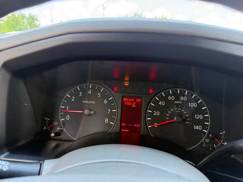 Nissan NV Cargo Vehicle Full-screen Gallery Image 24