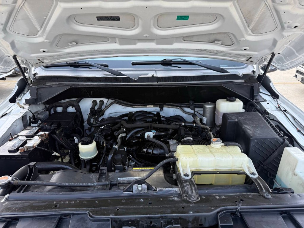 Nissan NV Cargo Vehicle Full-screen Gallery Image 28