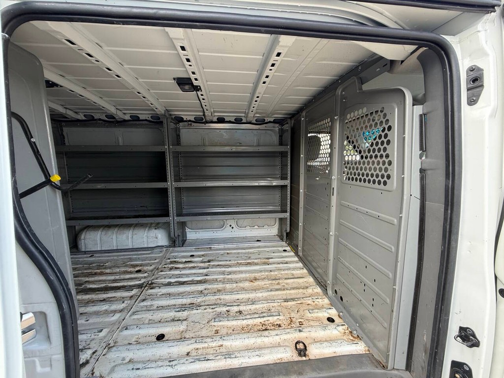 Nissan NV Cargo Vehicle Full-screen Gallery Image 29