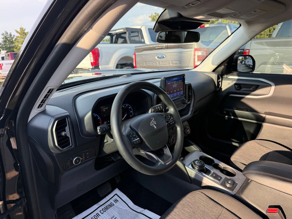 Ford Bronco Sport Vehicle Full-screen Gallery Image 06