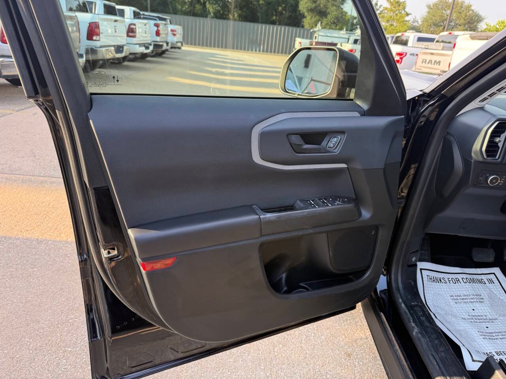 Ford Bronco Sport Vehicle Full-screen Gallery Image 08