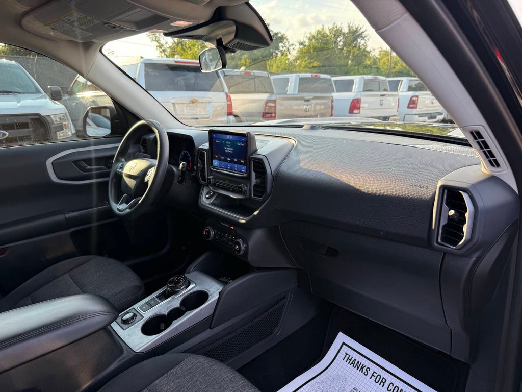 Ford Bronco Sport Vehicle Full-screen Gallery Image 09