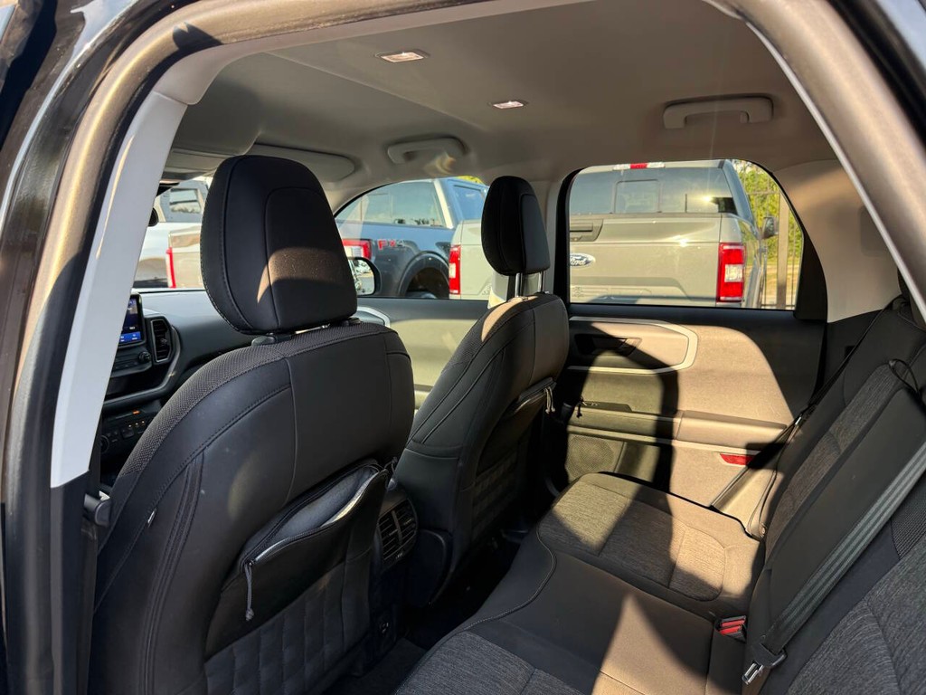 Ford Bronco Sport Vehicle Full-screen Gallery Image 12