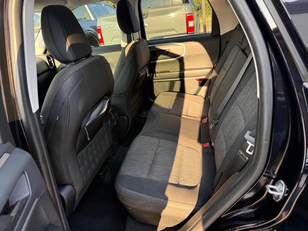 Ford Bronco Sport Vehicle Full-screen Gallery Image 13