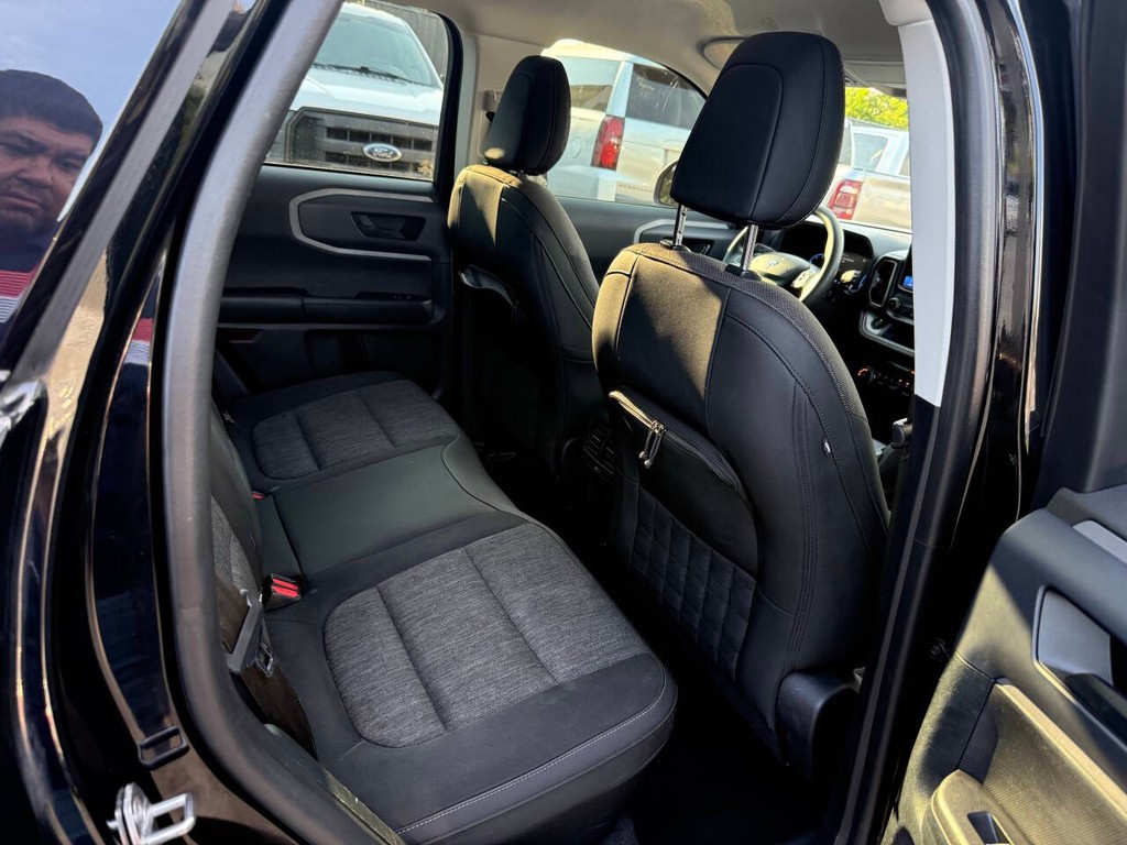 Ford Bronco Sport Vehicle Full-screen Gallery Image 15