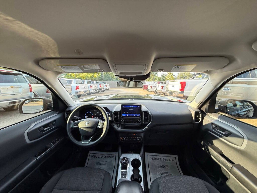 Ford Bronco Sport Vehicle Full-screen Gallery Image 18