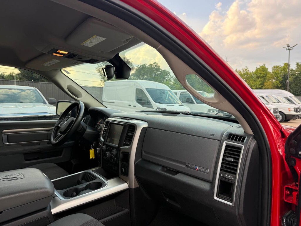Ram 1500 Vehicle Full-screen Gallery Image 09