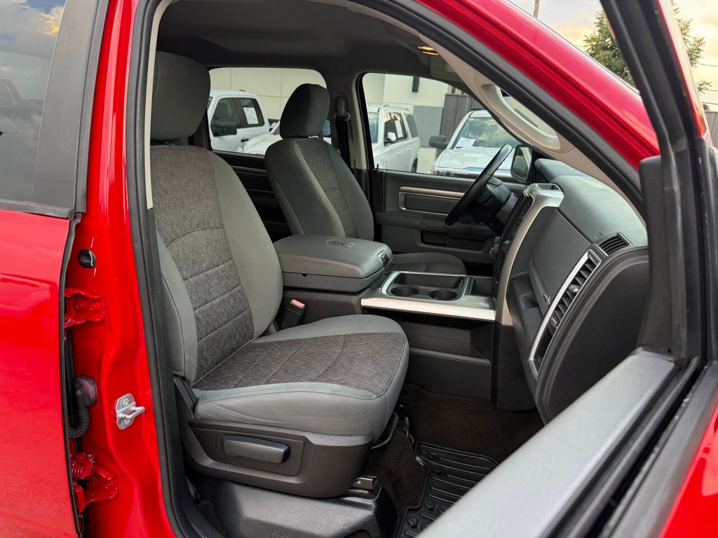 Ram 1500 Vehicle Full-screen Gallery Image 10