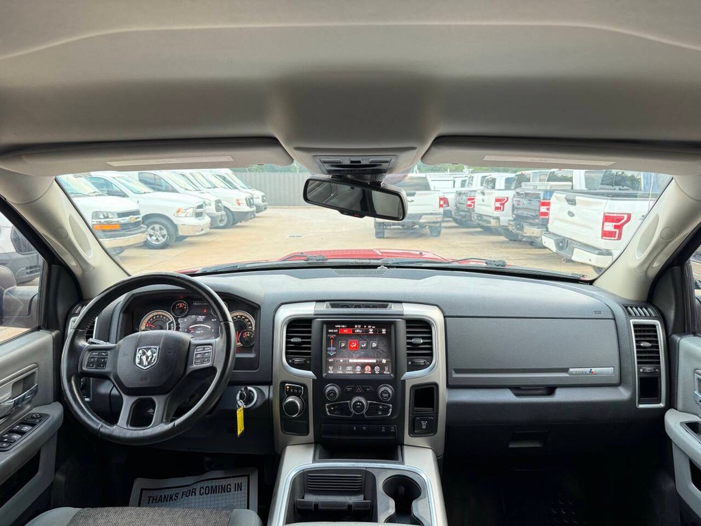 Ram 1500 Vehicle Full-screen Gallery Image 17