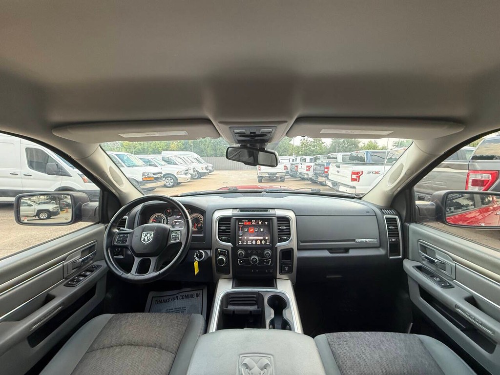 Ram 1500 Vehicle Full-screen Gallery Image 18