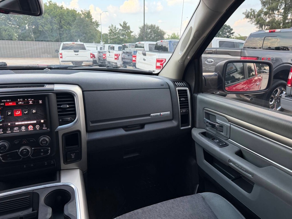 Ram 1500 Vehicle Full-screen Gallery Image 20