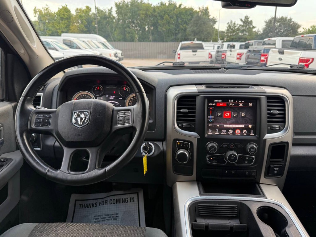 Ram 1500 Vehicle Full-screen Gallery Image 21