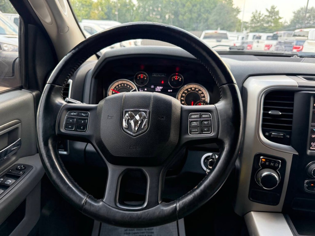 Ram 1500 Vehicle Full-screen Gallery Image 22
