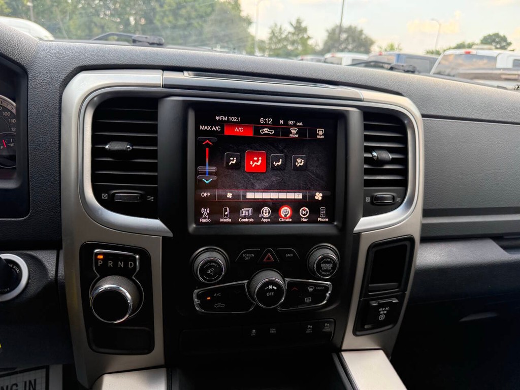 Ram 1500 Vehicle Full-screen Gallery Image 24