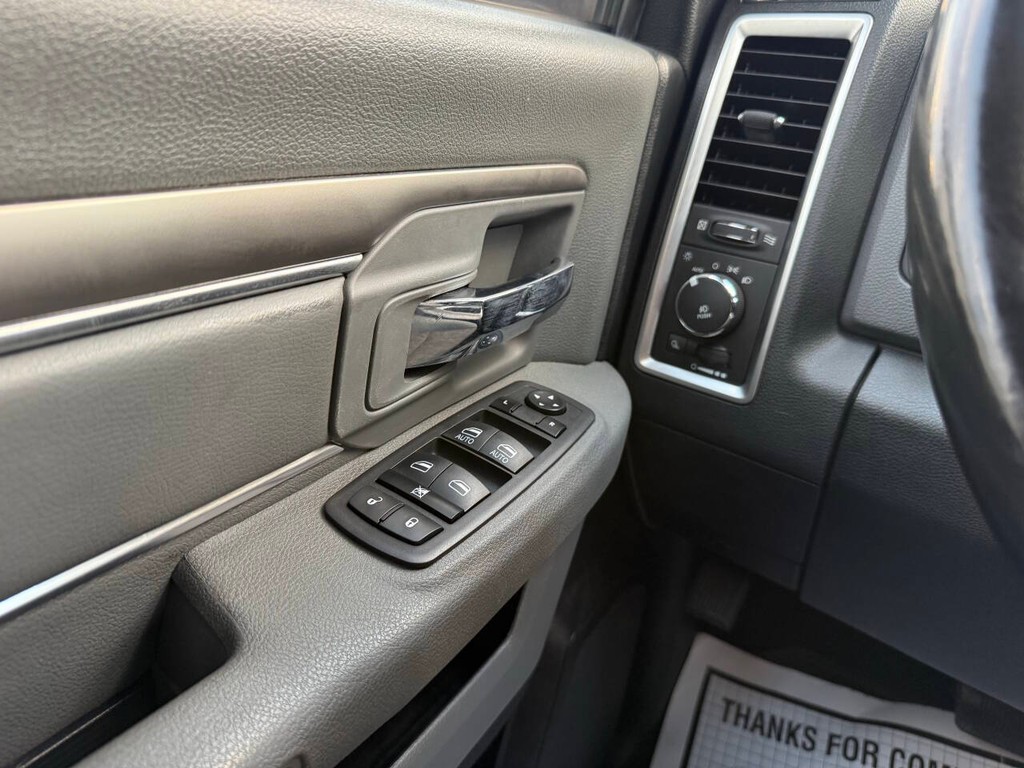 Ram 1500 Vehicle Full-screen Gallery Image 30