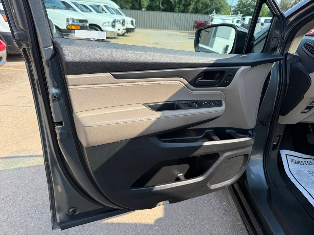 Honda Odyssey Vehicle Full-screen Gallery Image 08