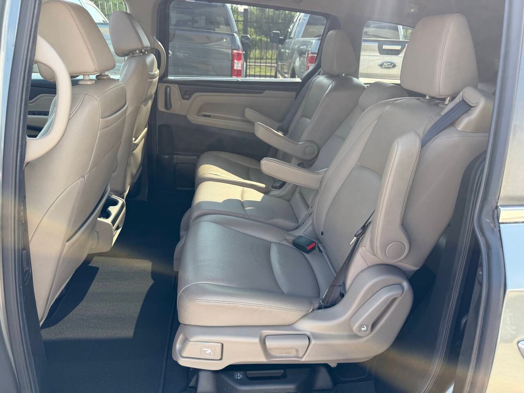 Honda Odyssey Vehicle Full-screen Gallery Image 12