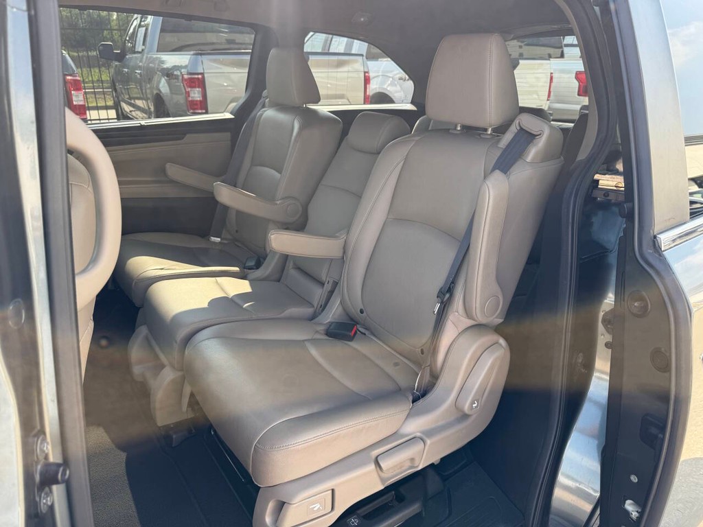 Honda Odyssey Vehicle Full-screen Gallery Image 13