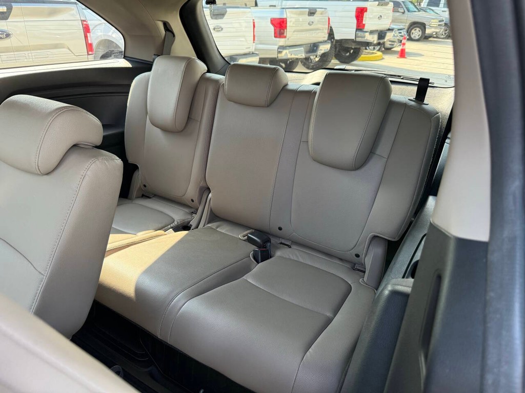 Honda Odyssey Vehicle Full-screen Gallery Image 14