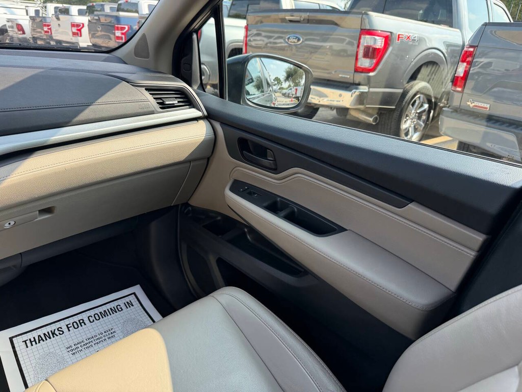 Honda Odyssey Vehicle Full-screen Gallery Image 21