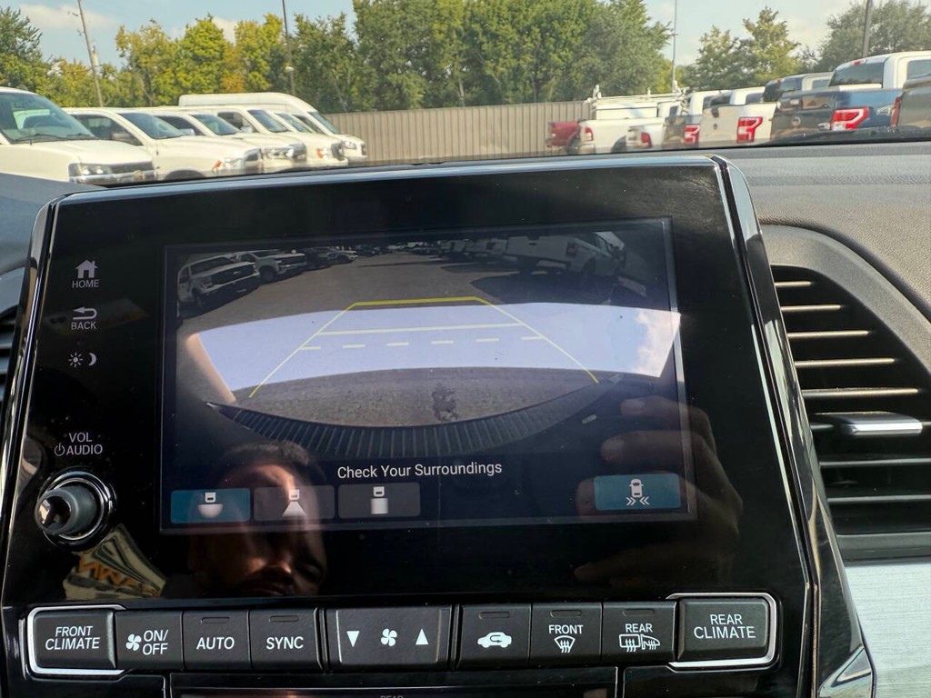 Honda Odyssey Vehicle Full-screen Gallery Image 29