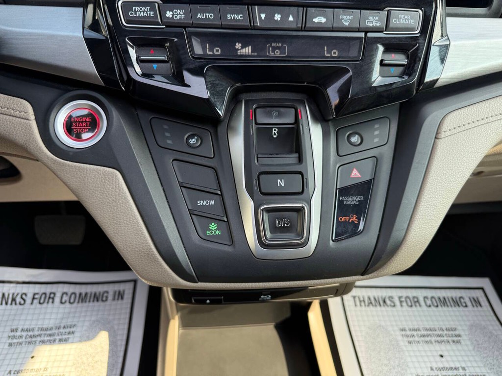 Honda Odyssey Vehicle Full-screen Gallery Image 30