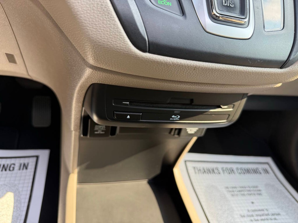 Honda Odyssey Vehicle Full-screen Gallery Image 31