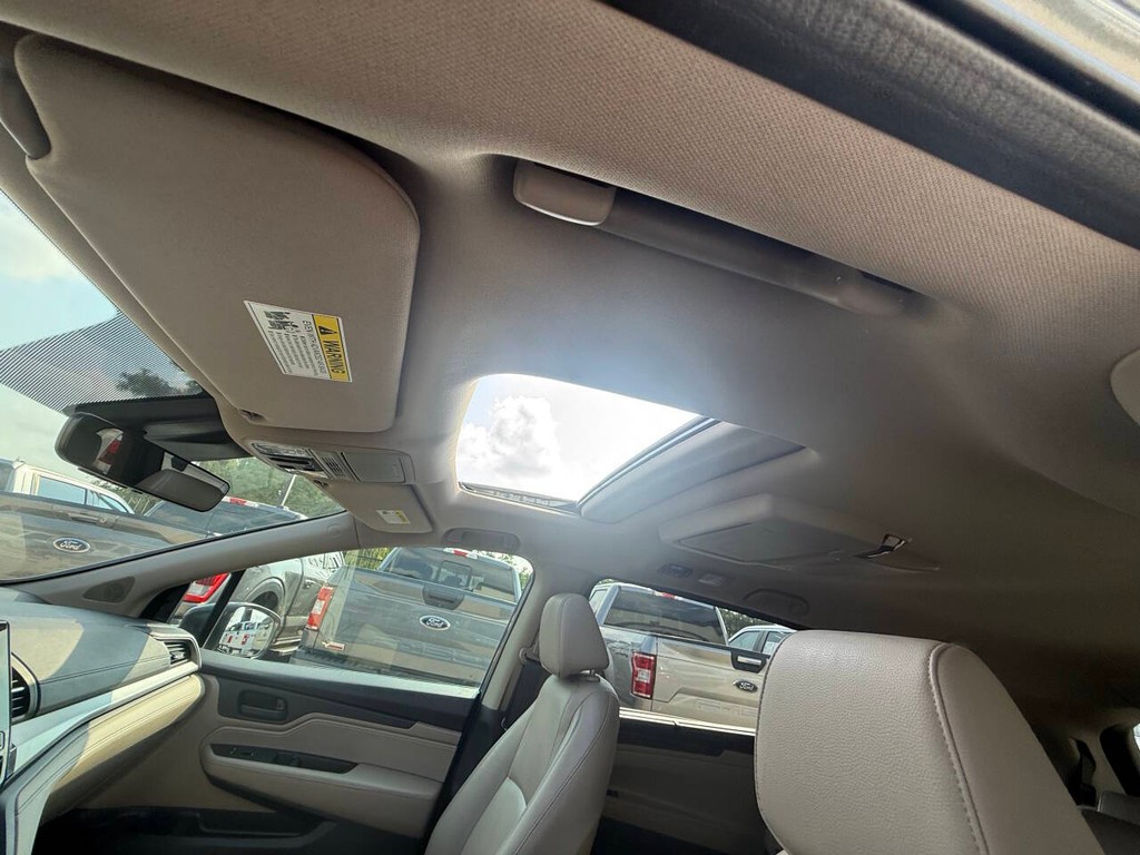 Honda Odyssey Vehicle Full-screen Gallery Image 34