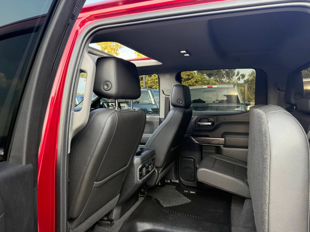 Chevrolet Silverado 1500 Vehicle Full-screen Gallery Image 12